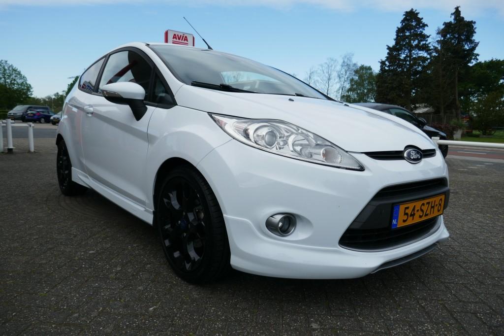 Ford FIESTA 1.6   METAL   NL-AUTO/LEER/WINTERPAKKET/CLIMA/LM, 135 pk, Gebruikt, 31 €/maand, 4 cilinders