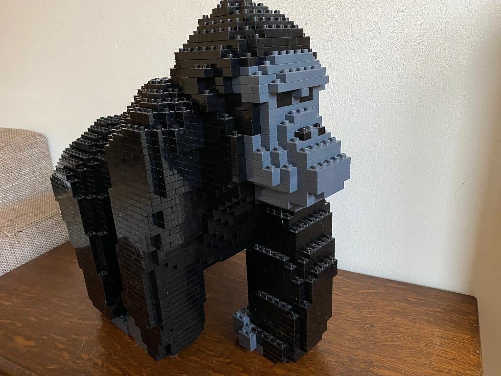 Grote Prachtige Jekca Gorilla, Ophalen