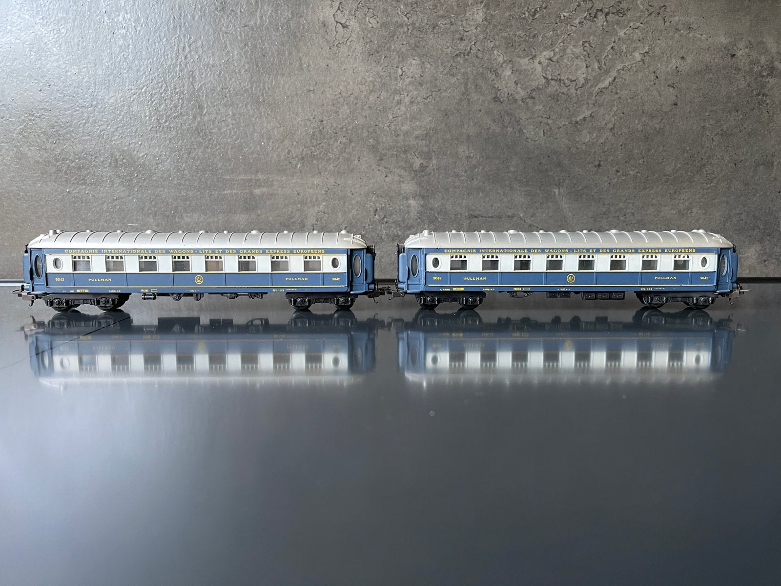 Drie klassieke personenwagons LIMA h0, Gelijkstroom, Wagon, Ophalen of Verzenden, Zo goed als nieuw
