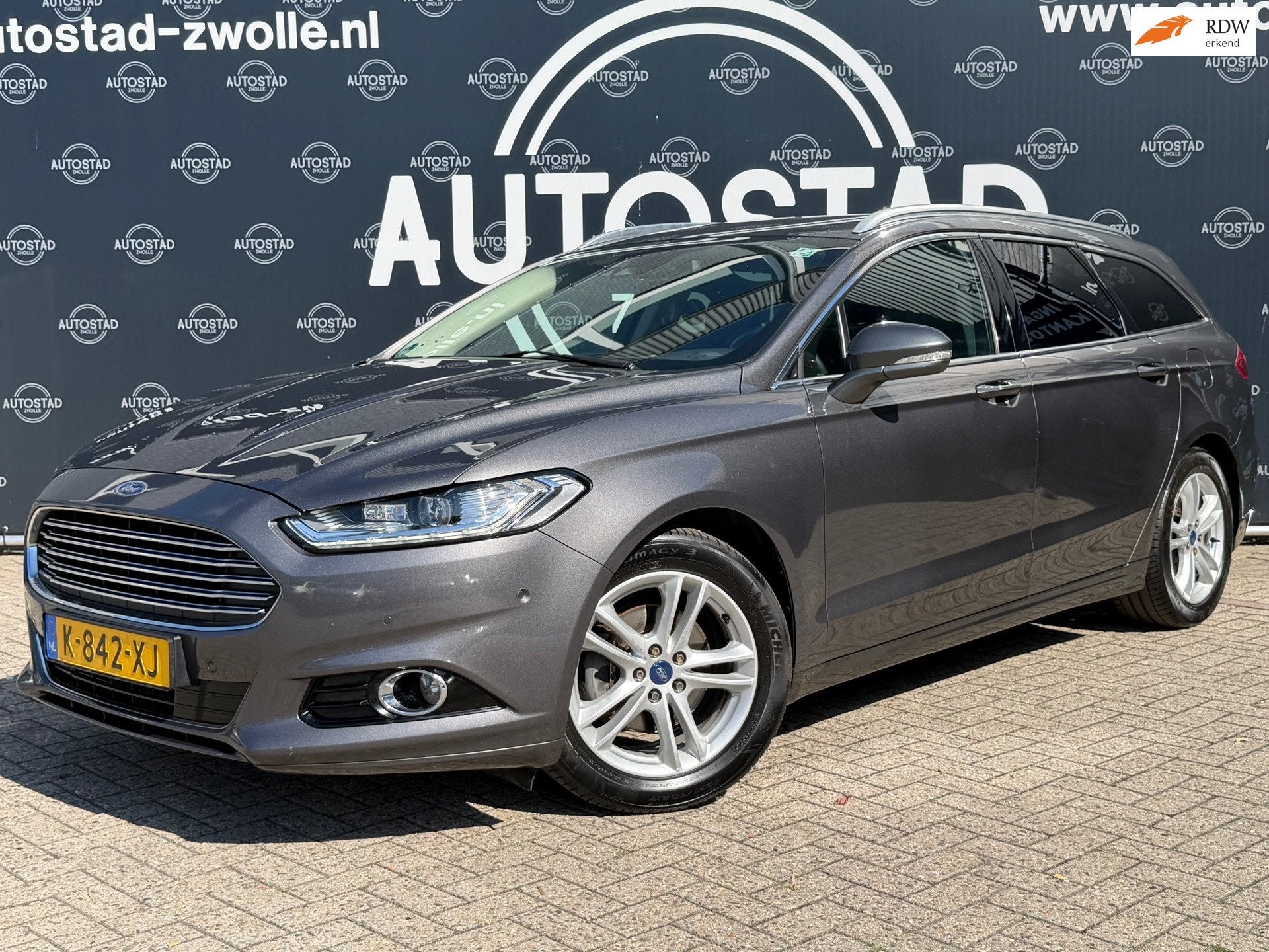 Ford Mondeo Wagon 1.5 Titanium Automaat / Apple Carplay / Na, 15 km/l, 4 cilinders, Mondeo, Leder