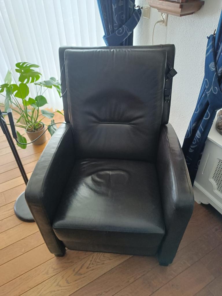 Lederen bankstel: bank, fauteuil en elektrische stoel, Gebruikt, Klassiek, Comfortabel, 150 tot 200 cm, Driepersoons
