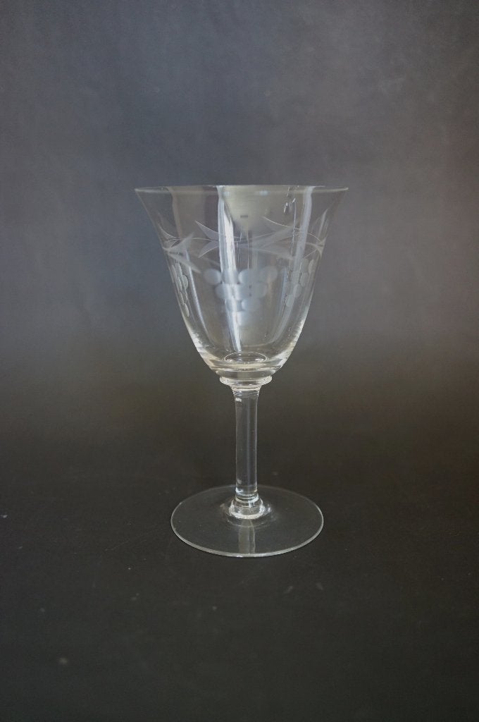 vintage antiek wijnglas geslepen druif en blad glas., Ophalen of Verzenden