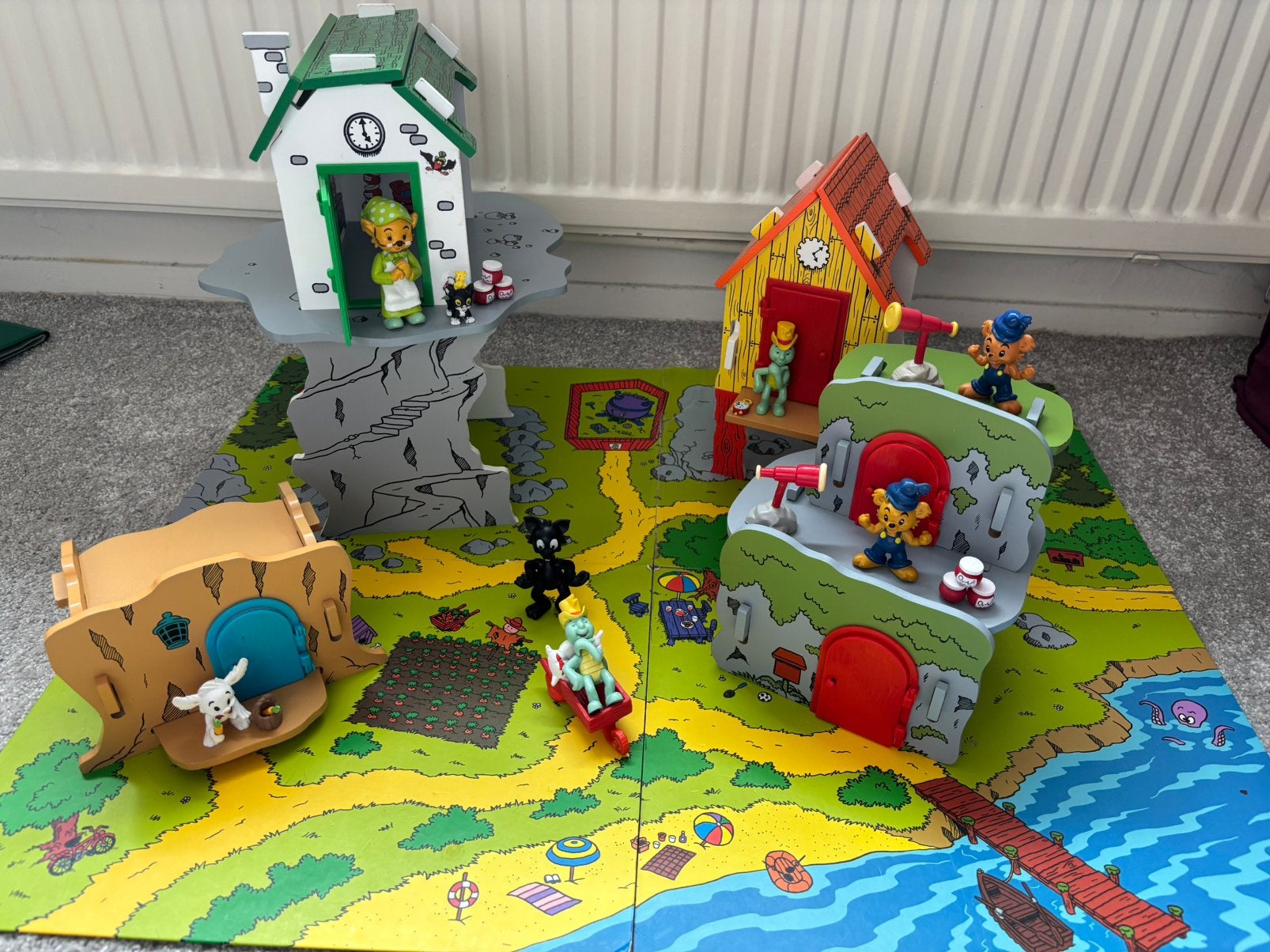 BAMSE HUIZEN (MICKI UITGAVE), Ophalen of Verzenden, Zo goed als nieuw, Poppenhuis