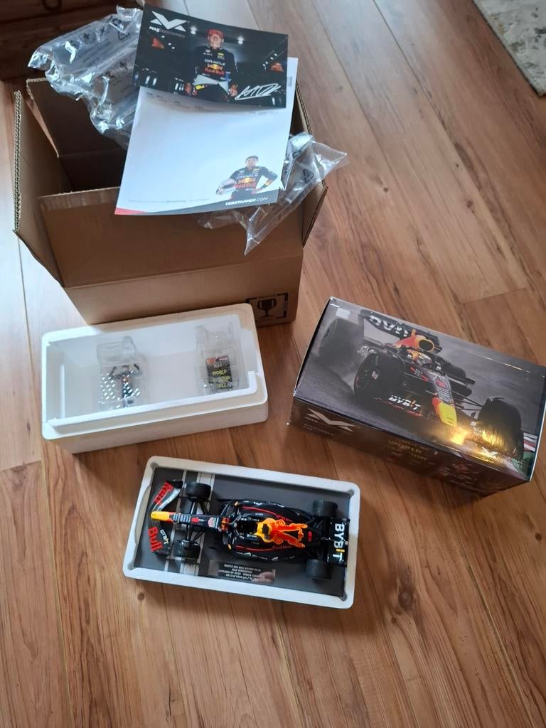 Max Verstappen Japan 2022 World Champion - Red Bull Racing, Ophalen of Verzenden, Nieuw, Auto, MiniChamps
