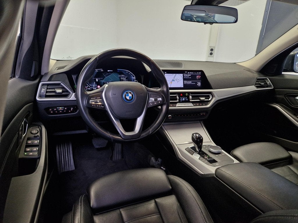 BMW 3-serie 320e Business Edition Plus | 99% SOH | LEDER | C, Auto's, BMW, 1998 cc, Achterwielaandrijving, Gebruikt, 4 cilinders