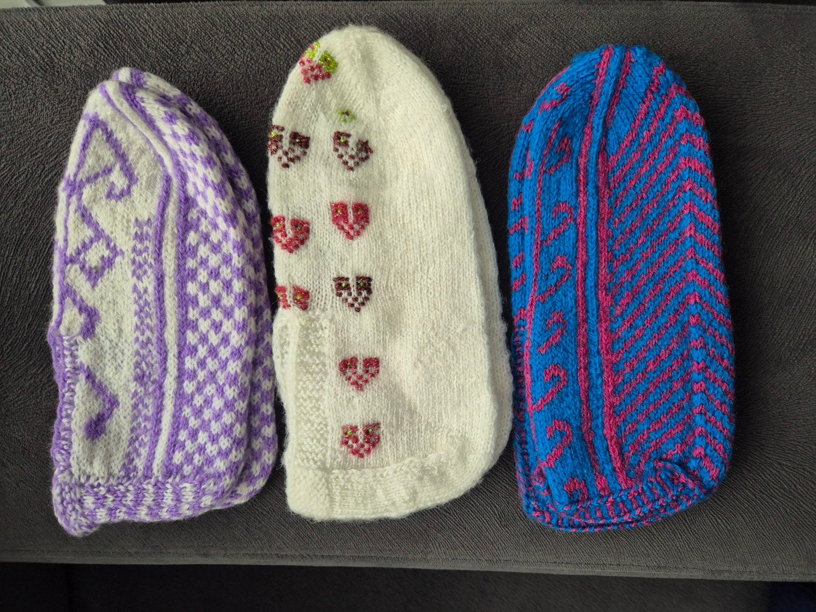 Handgemaakte gebreide pantoffels - Diverse kleuren en maten, Kleding | Dames, Overige kleuren, Nieuw, Ophalen of Verzenden, Handgemaakt