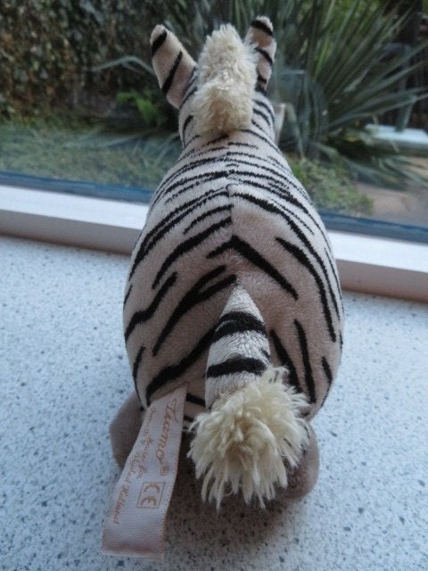Zebra zebrapaard merk Tiamo zacht velours ca 20 cm hoog, Paard, Korrelvulling, Ophalen of Verzenden, Zo goed als nieuw