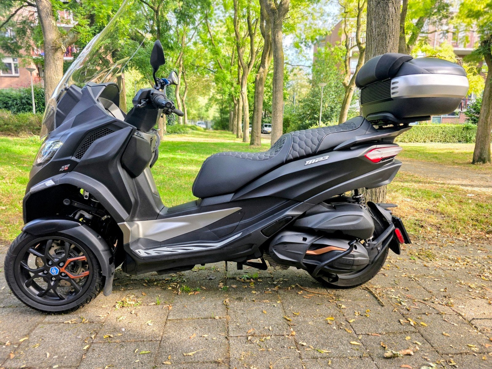 Piaggio MP3 530 HPE Exclusive (2023) | Lease € 251- ex btw, Occasion, Particulier, Automaat, Scooter
