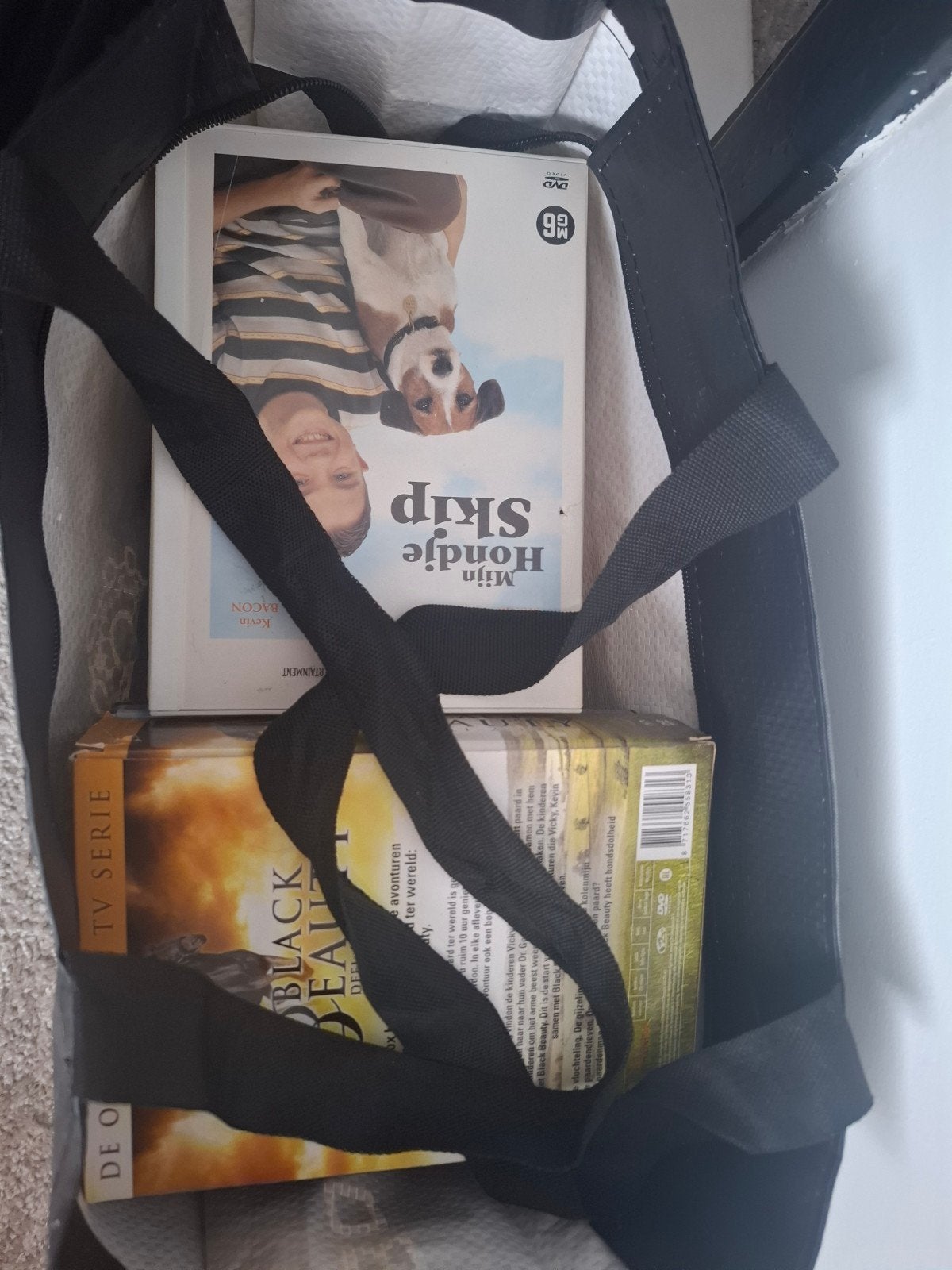 Gratis tas met diverse dvd's, Cd's en Dvd's, Vanaf 6 jaar, Ophalen, Gebruikt