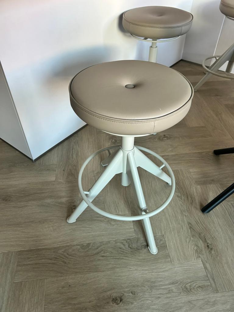 Ikea Trollberget zit/sta kruk - Zo goed als nieuw, Huis en Inrichting, Barkrukken, Ophalen, In hoogte verstelbaar, 60 tot 90 cm