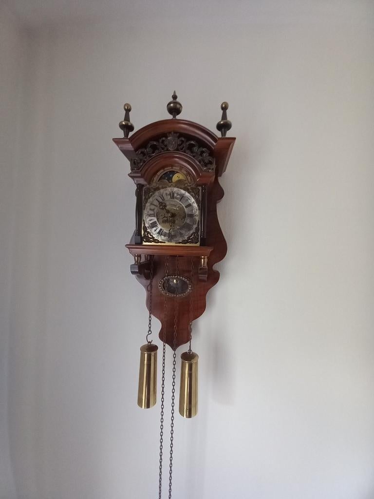 Klok met maanstand, Ophalen