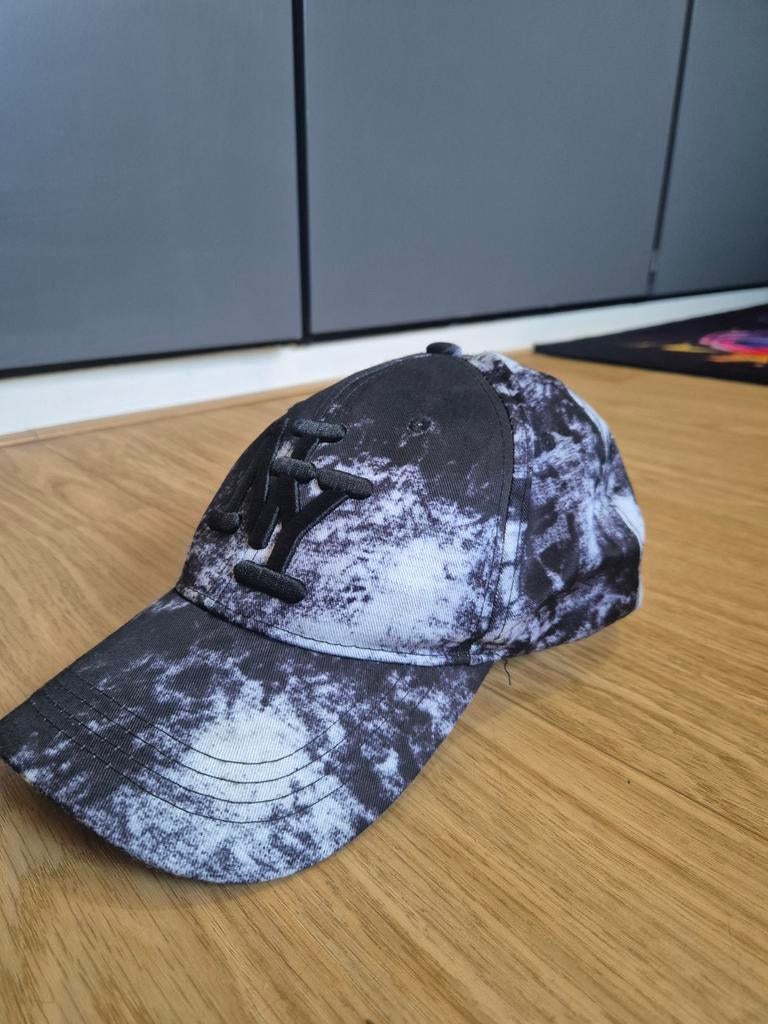2 petten te koop, Nieuw, Ophalen of Verzenden, NY en jurrasic park, Pet