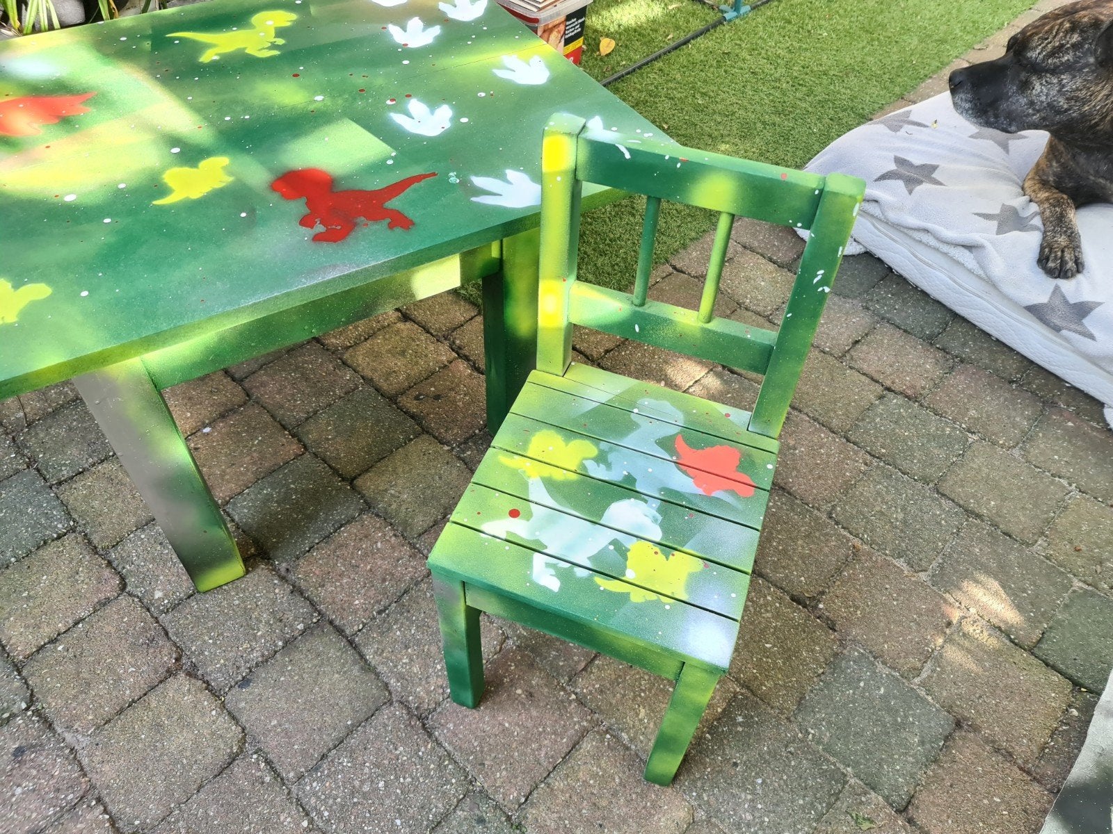Kinderstoel en -tafel set - Dino design, Ophalen, Gebruikt, Tafel(s) en Stoel(en)