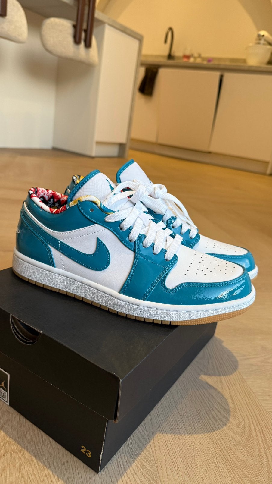 Nike air Jordan 1 low SE, Ophalen, Zo goed als nieuw