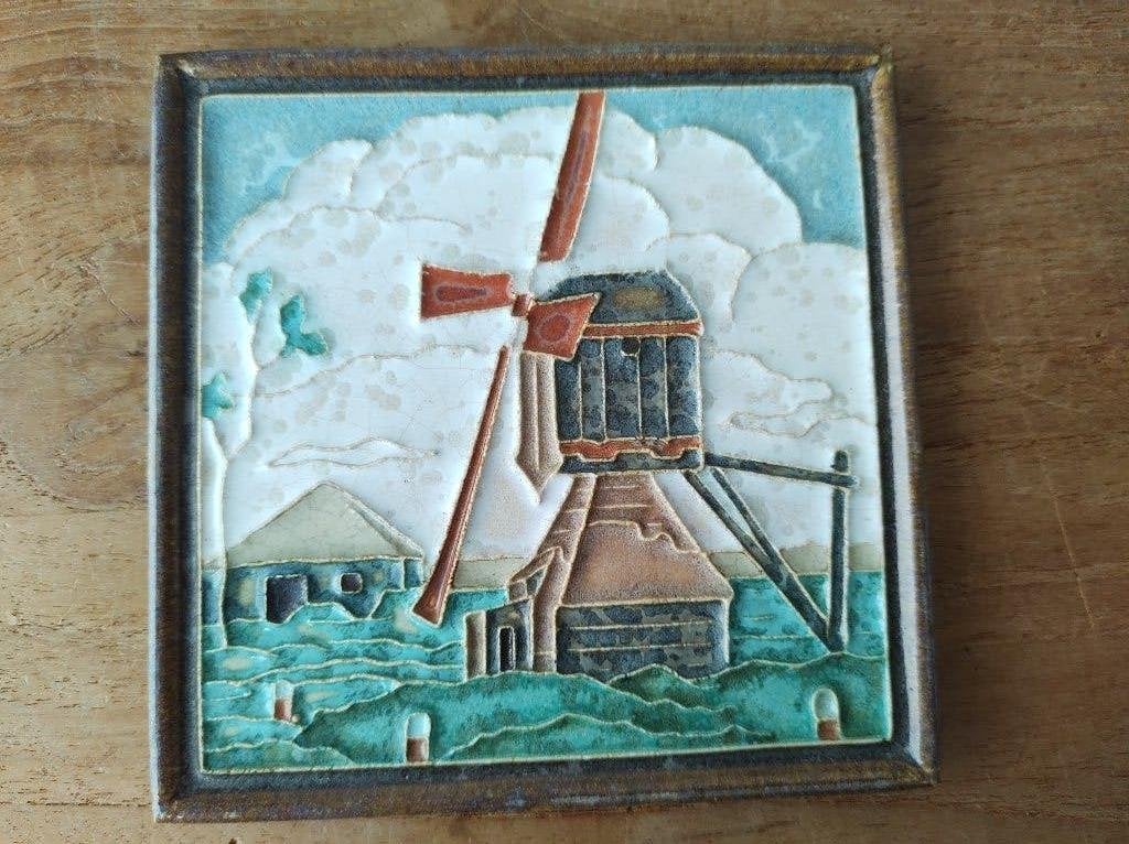 De Porceleyne Fles Delft wand tegel molen met boerderij, Antiek en Kunst, Ophalen of Verzenden