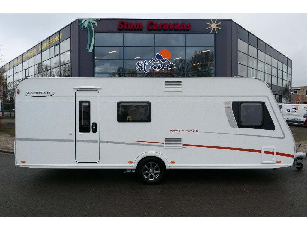 LMC Style 582 K mover en kinderkamer, Caravans en Kamperen, Caravans, Overige typen, Schokbreker, 5 tot 6 meter, 1250 - 1500 kg