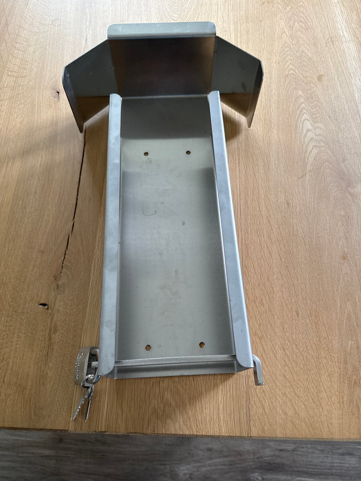 Metalen laadstekker houder met slot - Veilig en robuust, Ophalen of Verzenden, Gebruikt, Laadkabel