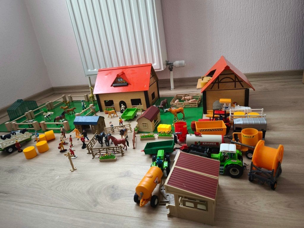 speelgoedboerderijset met diverse gebouwen, voertuigen, dier, Ophalen, Zo goed als nieuw, Compleet, Duplo