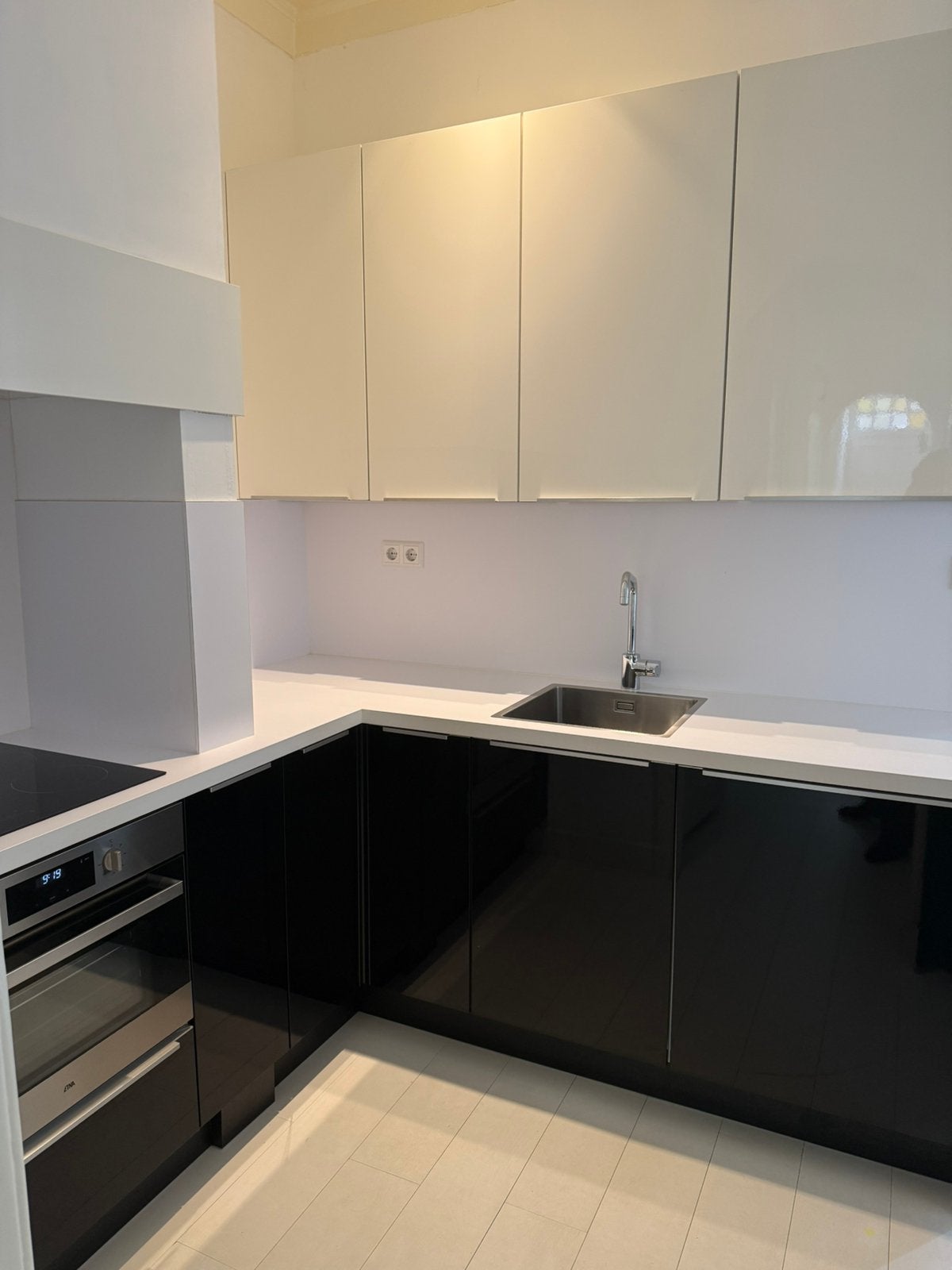 Complete keuken met inbouwapparatuur, Huis en Inrichting, Keuken | Complete keukens, Ophalen, Zo goed als nieuw, Zwart, Hoekkeuken