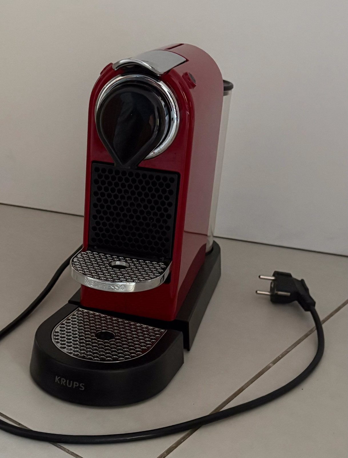 Foto 6 van Nespresso Krups Citiz - Rood capsule koffiezetapparaat