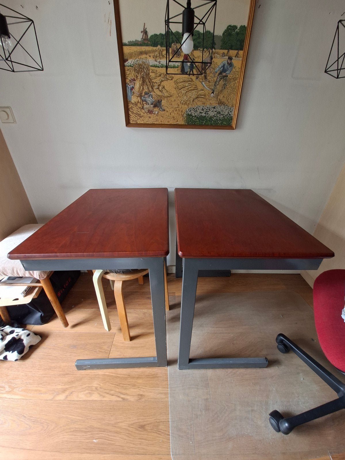 twee vintage bureaus, schooltafels, Ophalen, Gebruikt, Hout, 70 cm