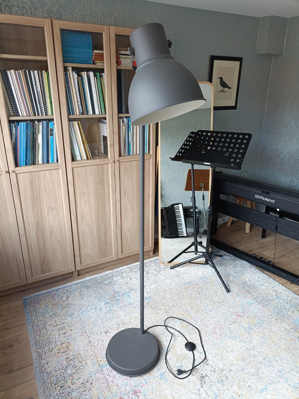 Grijze vloerlamp van IKEA - Zo goed als nieuw, Ophalen, Zo goed als nieuw, Modern industrieel, Metaal