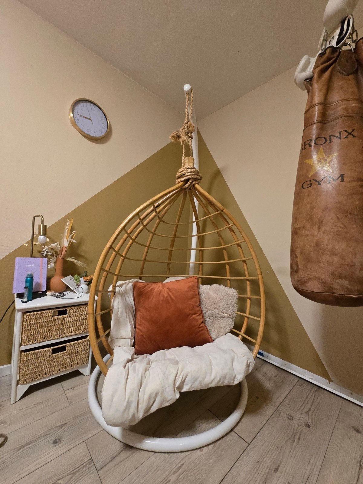 Stijlvolle rotan hangstoel met kussens, Huis en Inrichting, Bohemian, Modern, Scandinavisch, Overige kleuren, Riet of Rotan, Ophalen of Verzenden