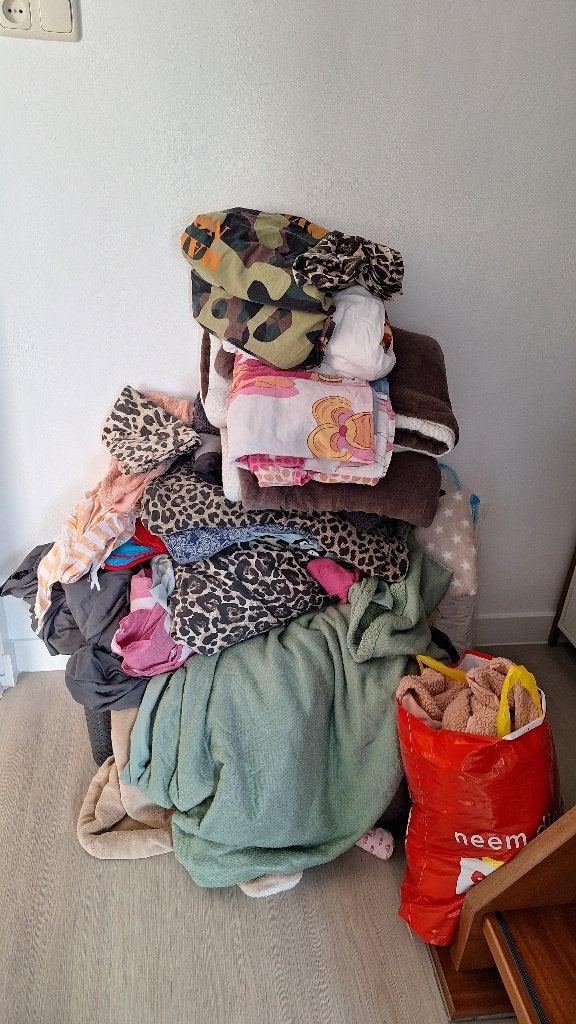 Gratis beddengoed heel veel!, Ophalen, Gebruikt, Eenpersoons, Dekbedovertrek
