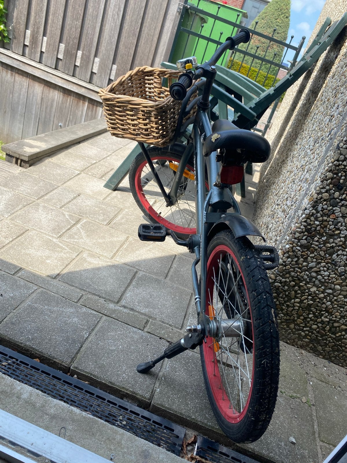 2Cycle kinderfiets 18 inch met mandje, Ophalen, Gebruikt, Terugtraprem, 16 tot 20 inch