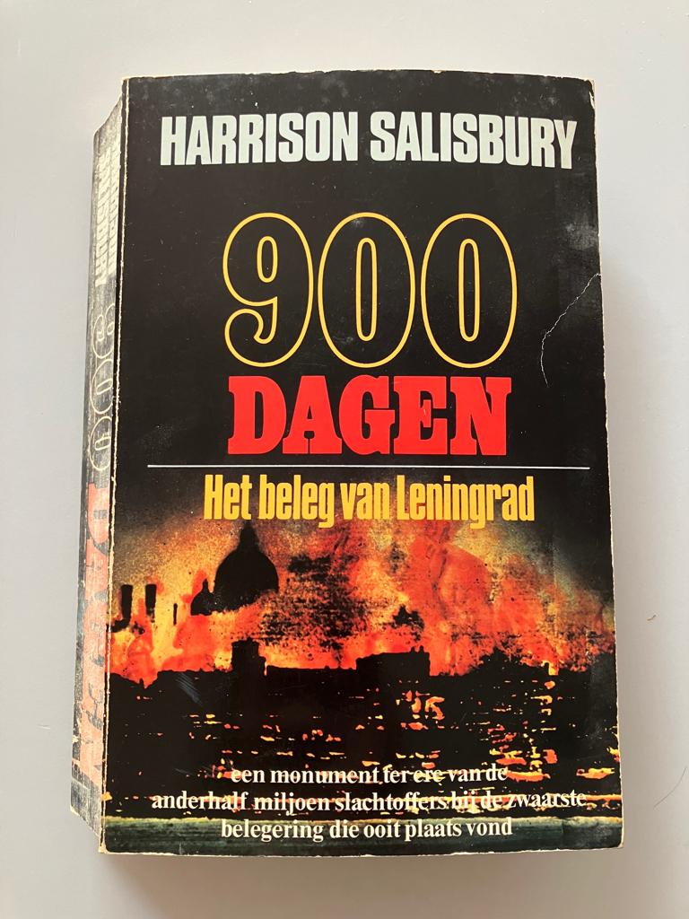 900 dagen Het Beleg van Leningrad – Harrison Salisbury, Ophalen of Verzenden, Gelezen, Harrison Salisbury