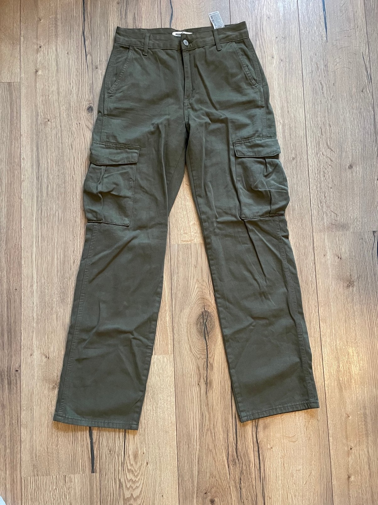 Legergroene cargo broek maat 36 Pull&Bear, Kleding | Dames, Broeken en Pantalons, Ophalen of Verzenden, Zo goed als nieuw, Maat 36 (S)
