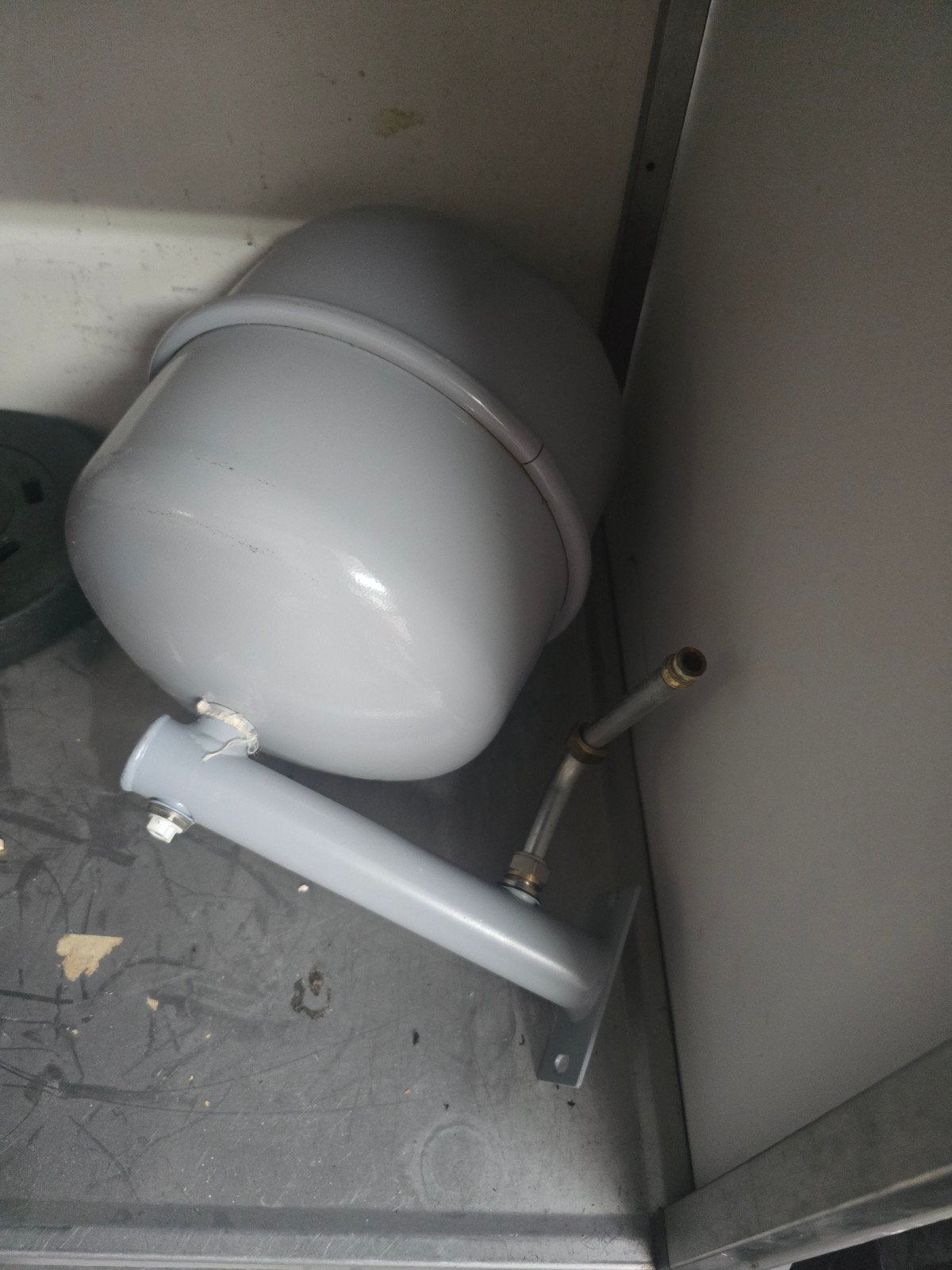 Expansievat  met muurbeugel- nieuw, Nieuw, Ophalen of Verzenden, Minder dan 3 jaar oud, Minder dan 20 liter