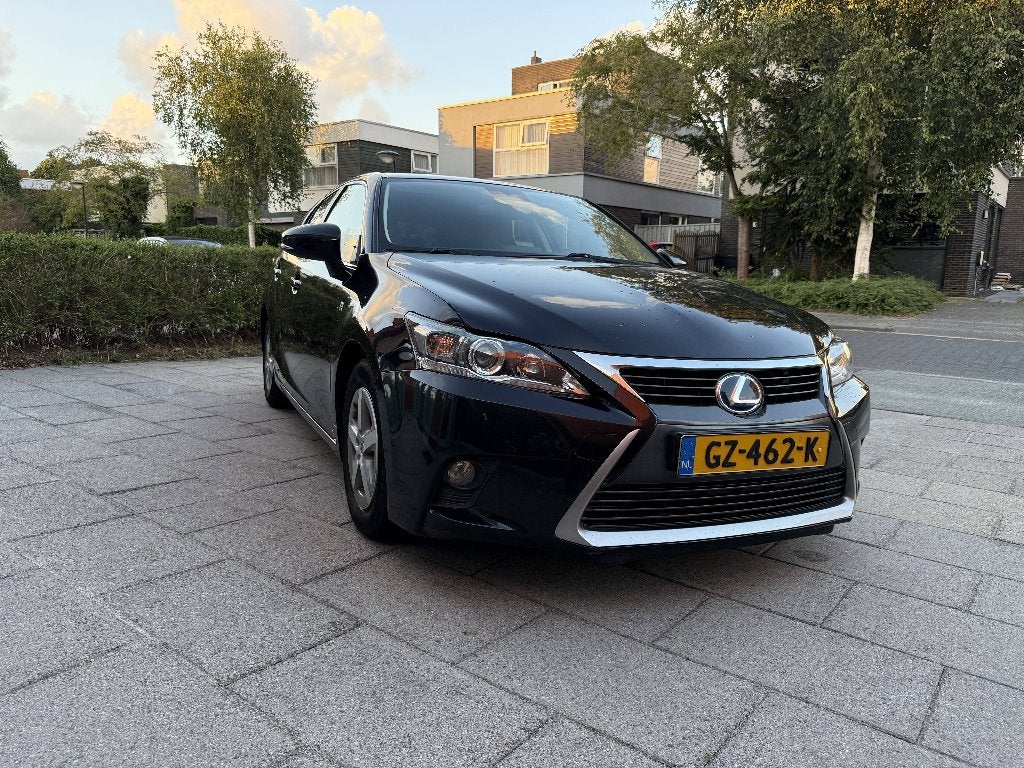 Lexus CT200h Hybrid Automaat | 2015 | NAP | Leer | Navi | Ca, 1345 kg, 28 km/l, 4 cilinders, Zwart