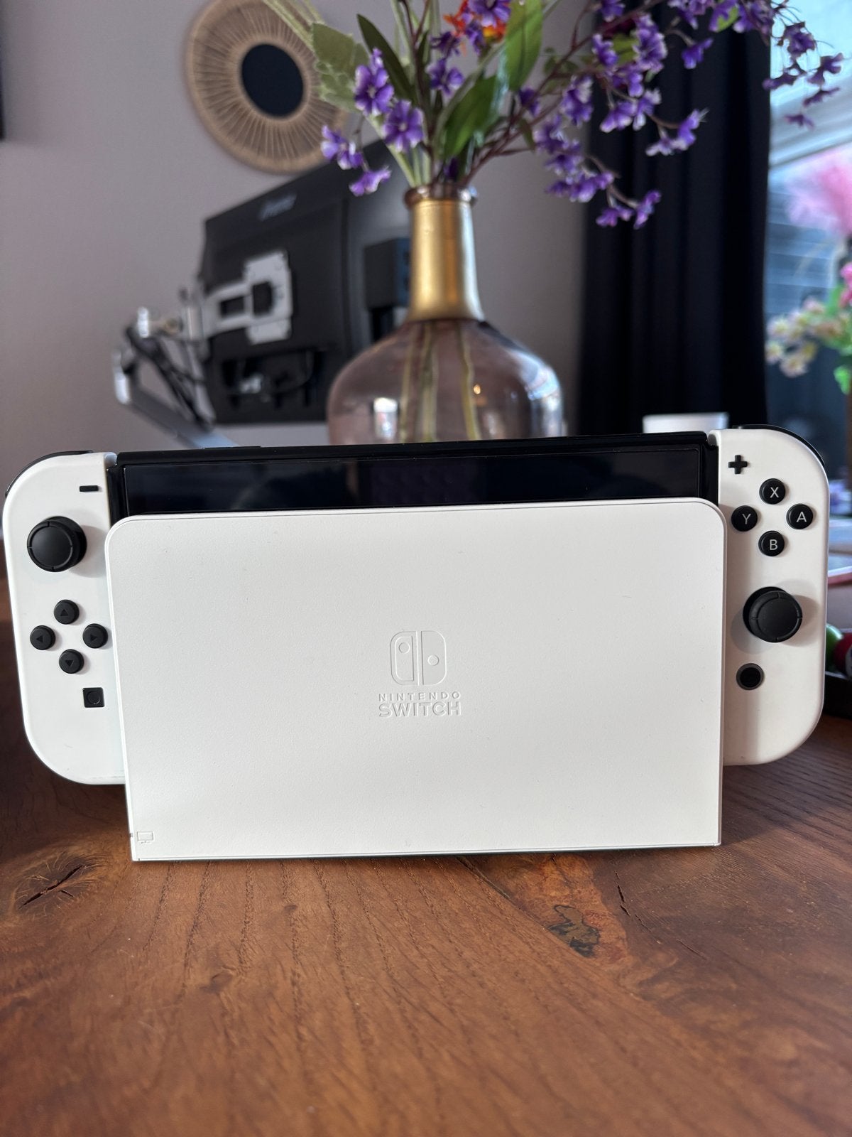 Nintendo Switch OLED met 4 controllers en 8 games, Met games, Zo goed als nieuw, Met 3 controllers of meer, Switch OLED