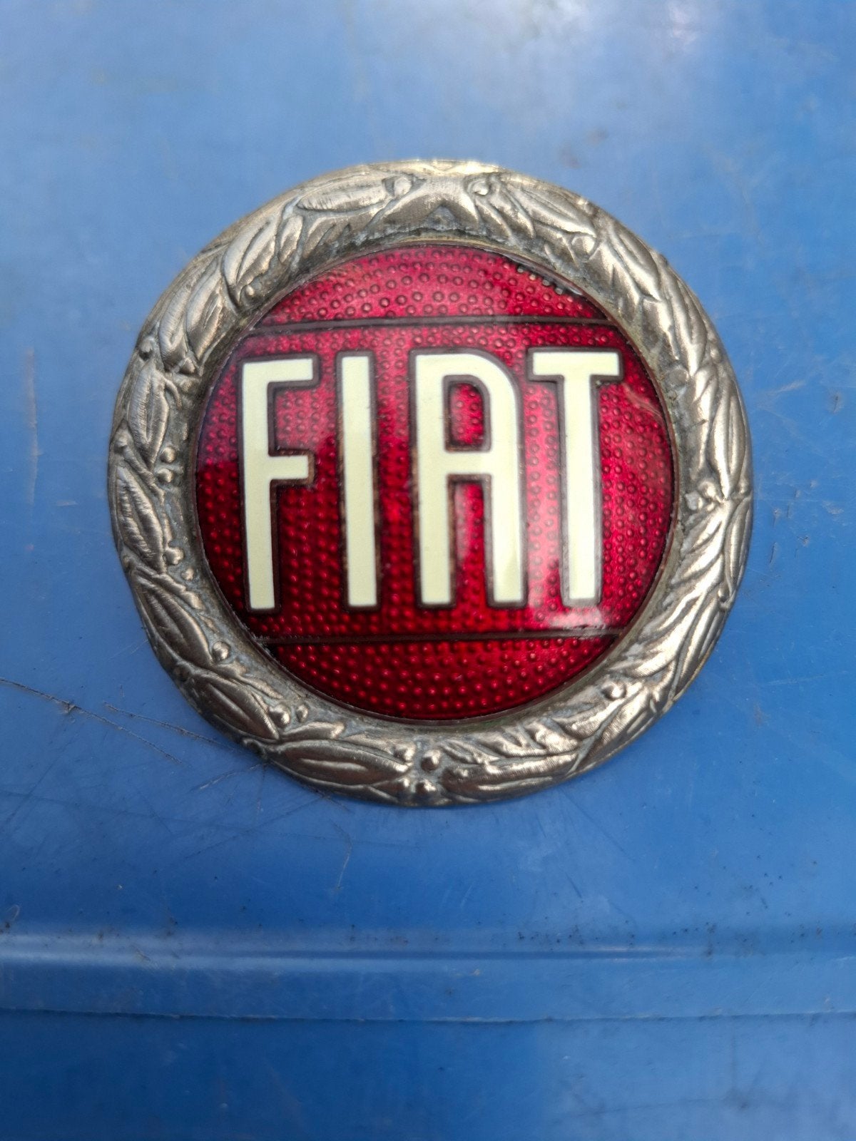 Origineel Fiat embleem - Zonder schroefdraad, Auto diversen, Ophalen of Verzenden, Gebruikt