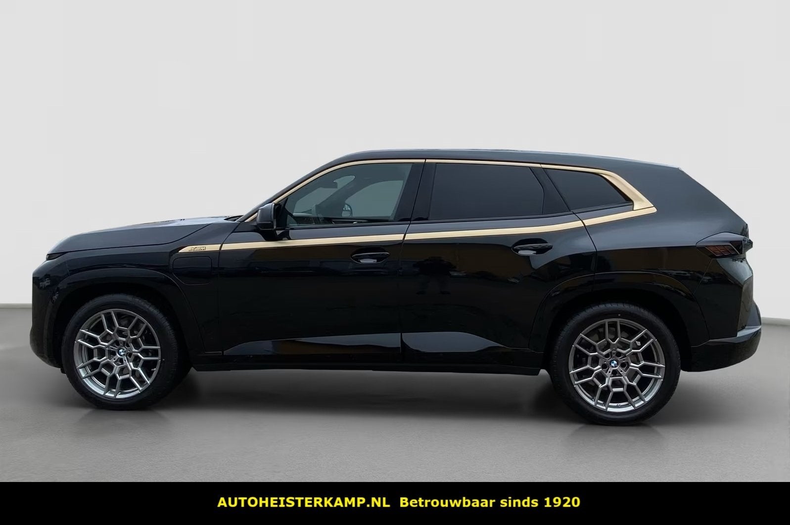 BMW XM PHEV 30 kWh 653 PK V8 ACC Head-Up Trekhaak 21 Inch Ma, Auto's, BMW, 12 maanden, Gebruikt, 4395 cc, Zwart