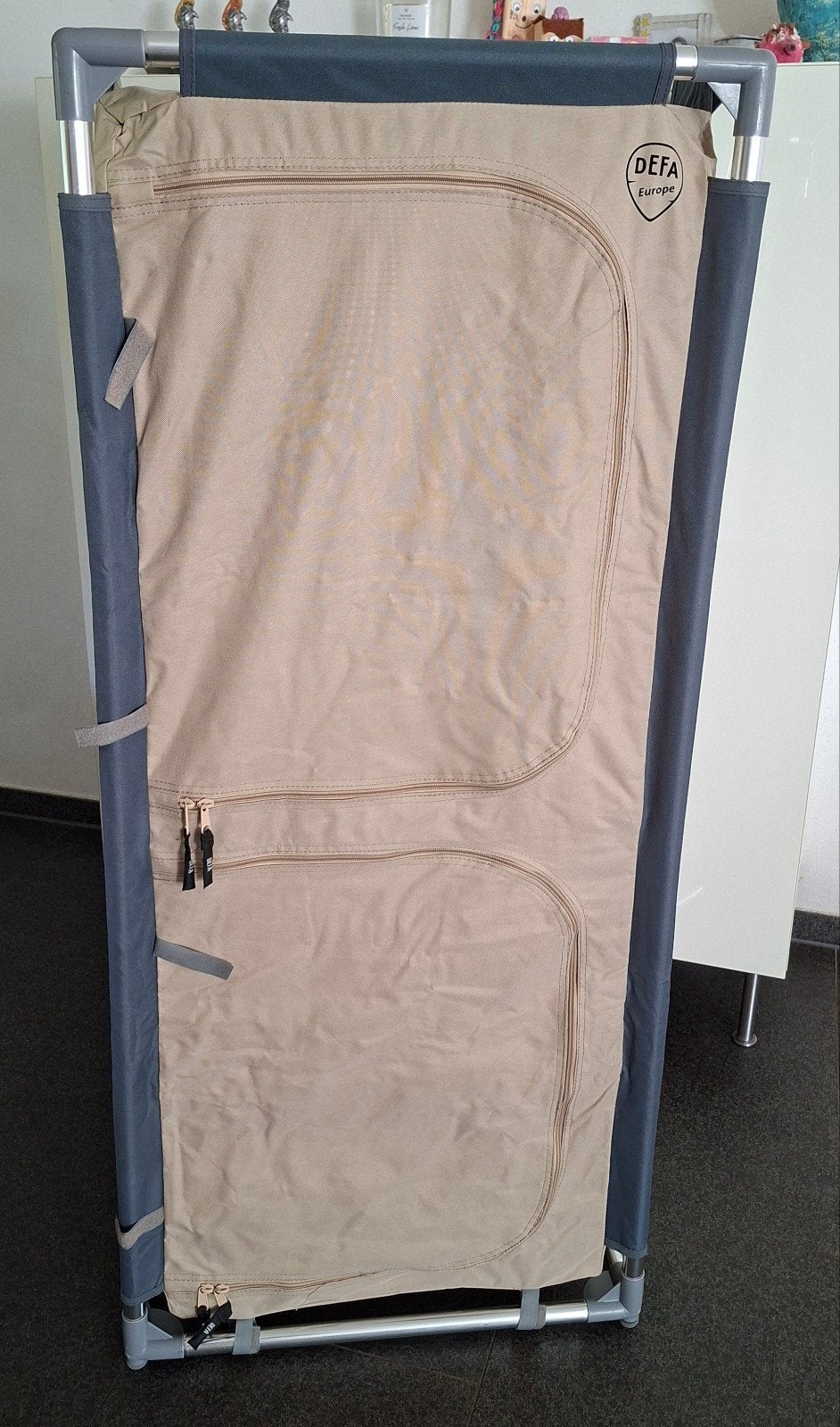 DEFA Europe schuine opvouwbare campingkast, Ophalen, Campingkast