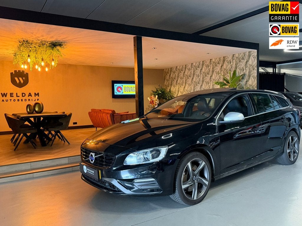 Volvo V60 2.4 D6 Twin Engine R-Design|Plug-in Hybrid | Leder, Auto's, Automaat, Zwart, Vierwielaandrijving, 1880 kg