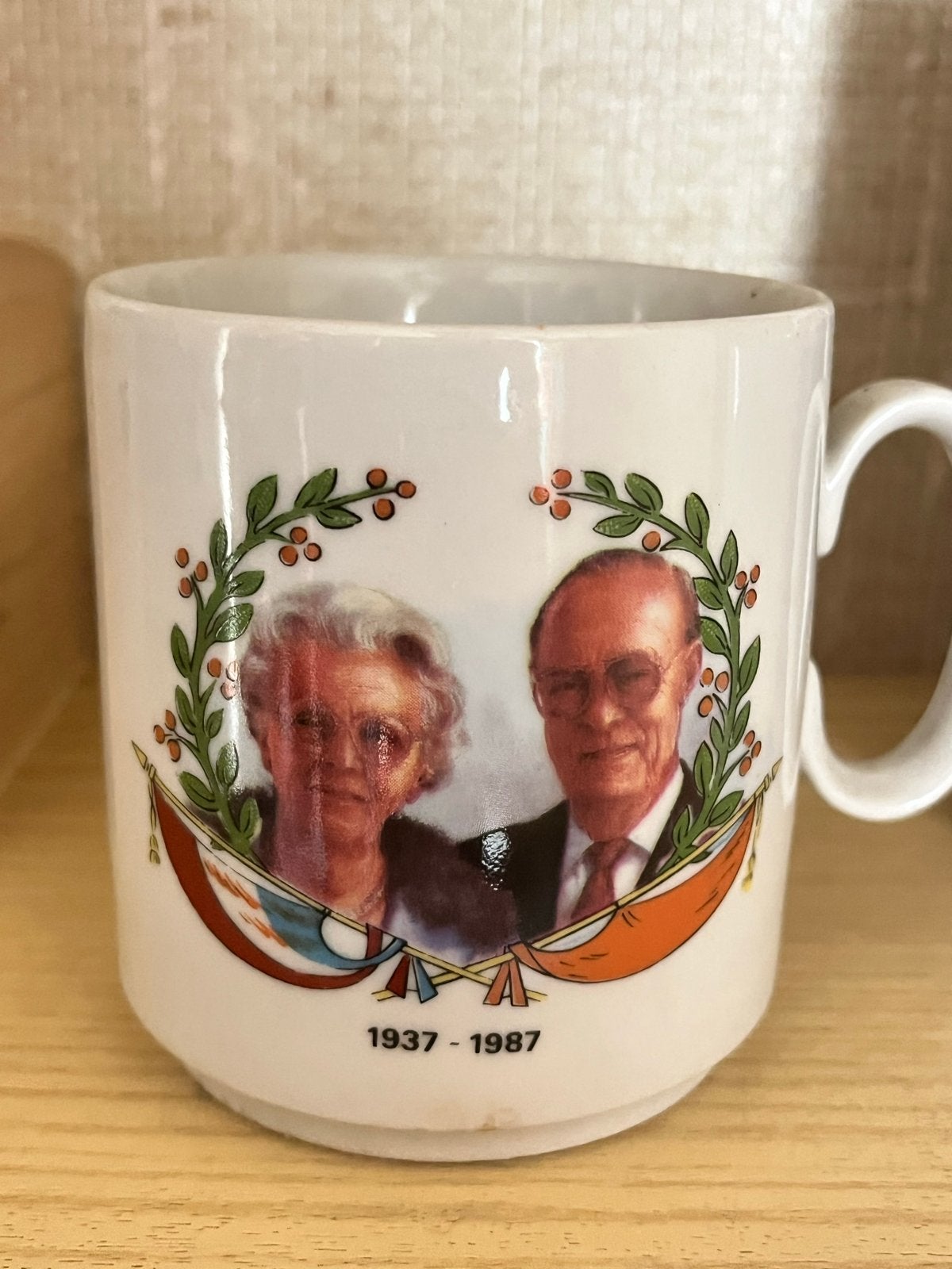 Vintage Jubileummok 1937-1987 met portretten, Ophalen, Servies