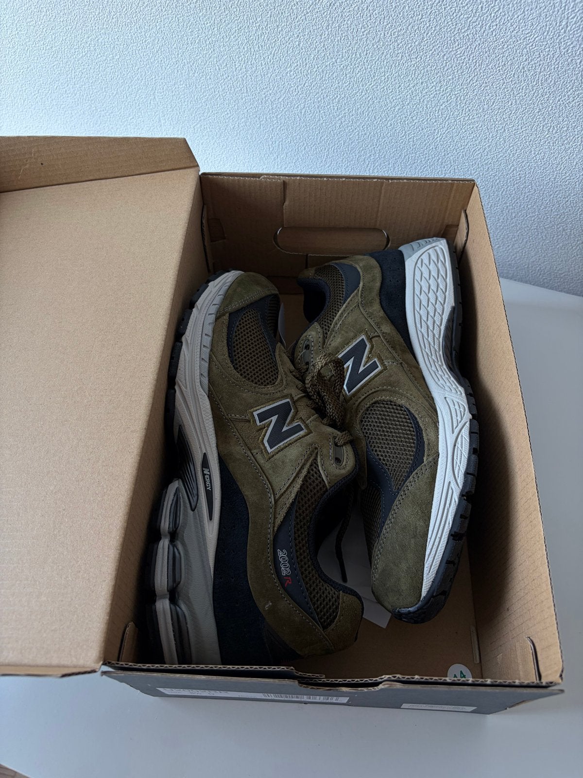 New Balance 2002R - Maat 42 - Nieuw in doos, Kleding | Heren, Schoenen, Ophalen of Verzenden, Nieuw, Overige kleuren, Sneakers of Gympen
