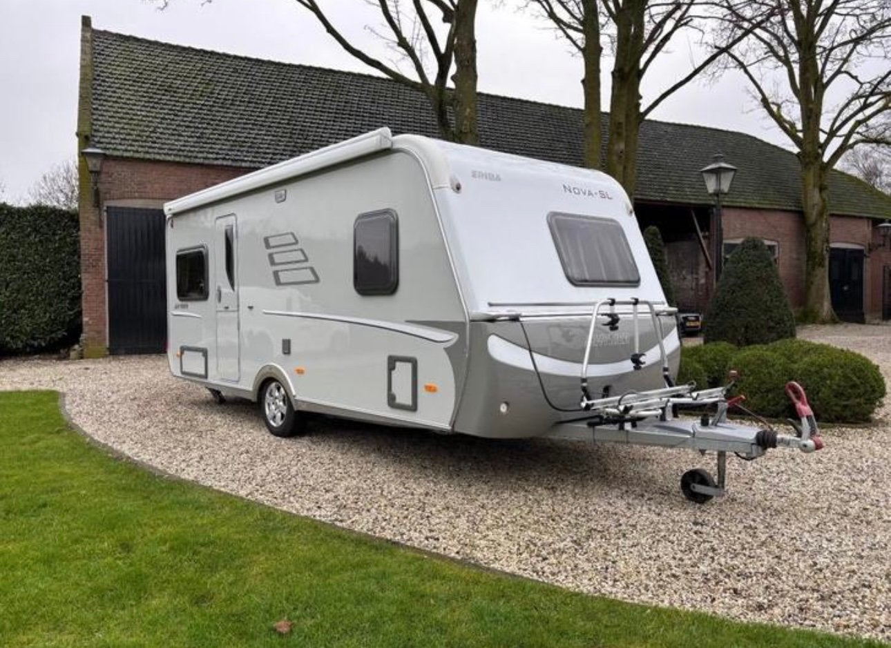 Hymer ERIBA NOVA 545 SL/AIRCO/VOORTENT/FIETSENDRAGER, Caravans en Kamperen, Caravans, Omvormbare zithoek, Rondzit, Particulier