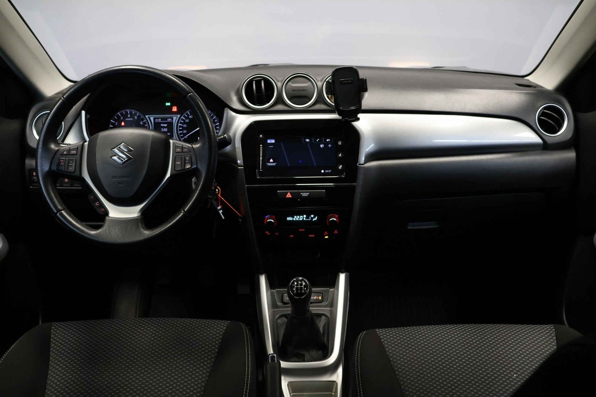 Suzuki Vitara 1.6 Exclusive |Navi|Cam|Trekhaak, Auto's, Voorwielaandrijving, Dealer onderhouden, Stof, 4 cilinders