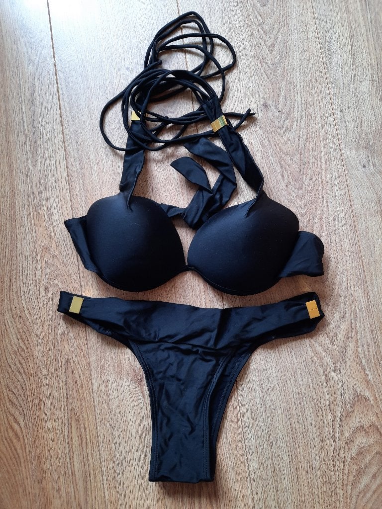 Zwarte bikini met gouden détails van Stripsky maat M, Zwart, Ophalen of Verzenden, Bikini, Stripsky