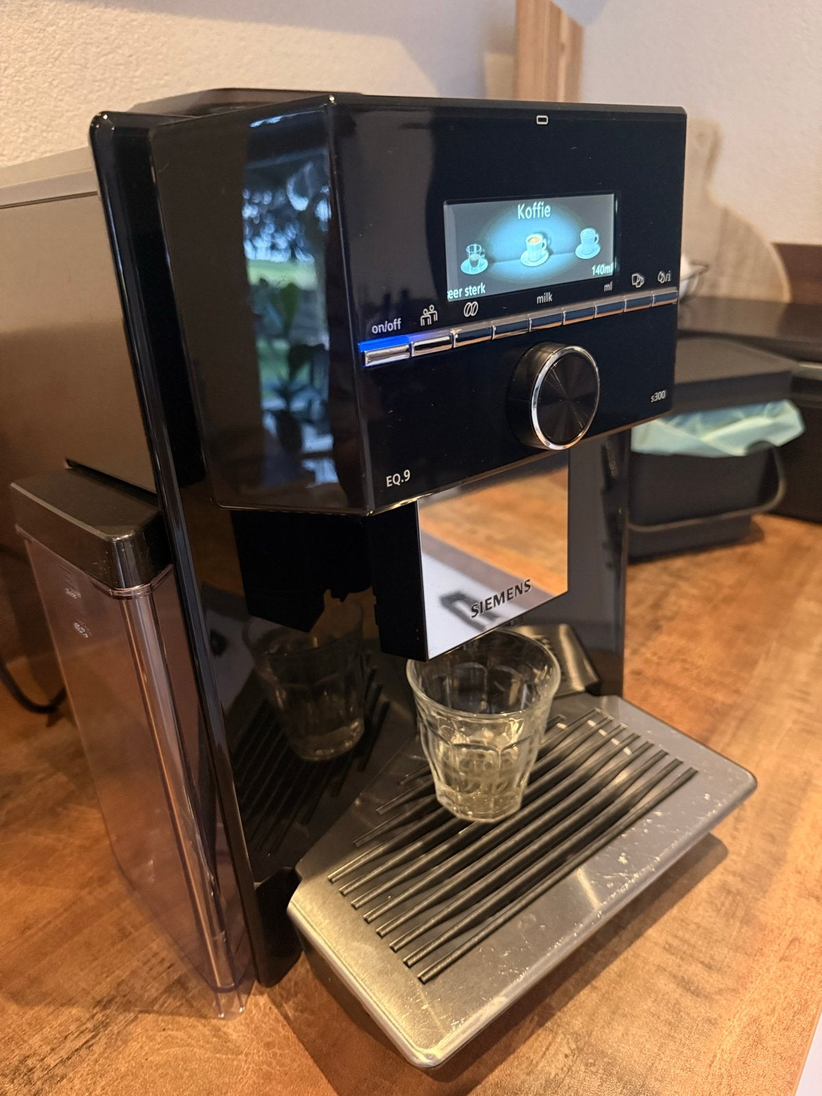 Siemens EQ.9 S300 volautomatische espressomachine, Ophalen, Gebruikt, Koffiemachine, Koffiebonen