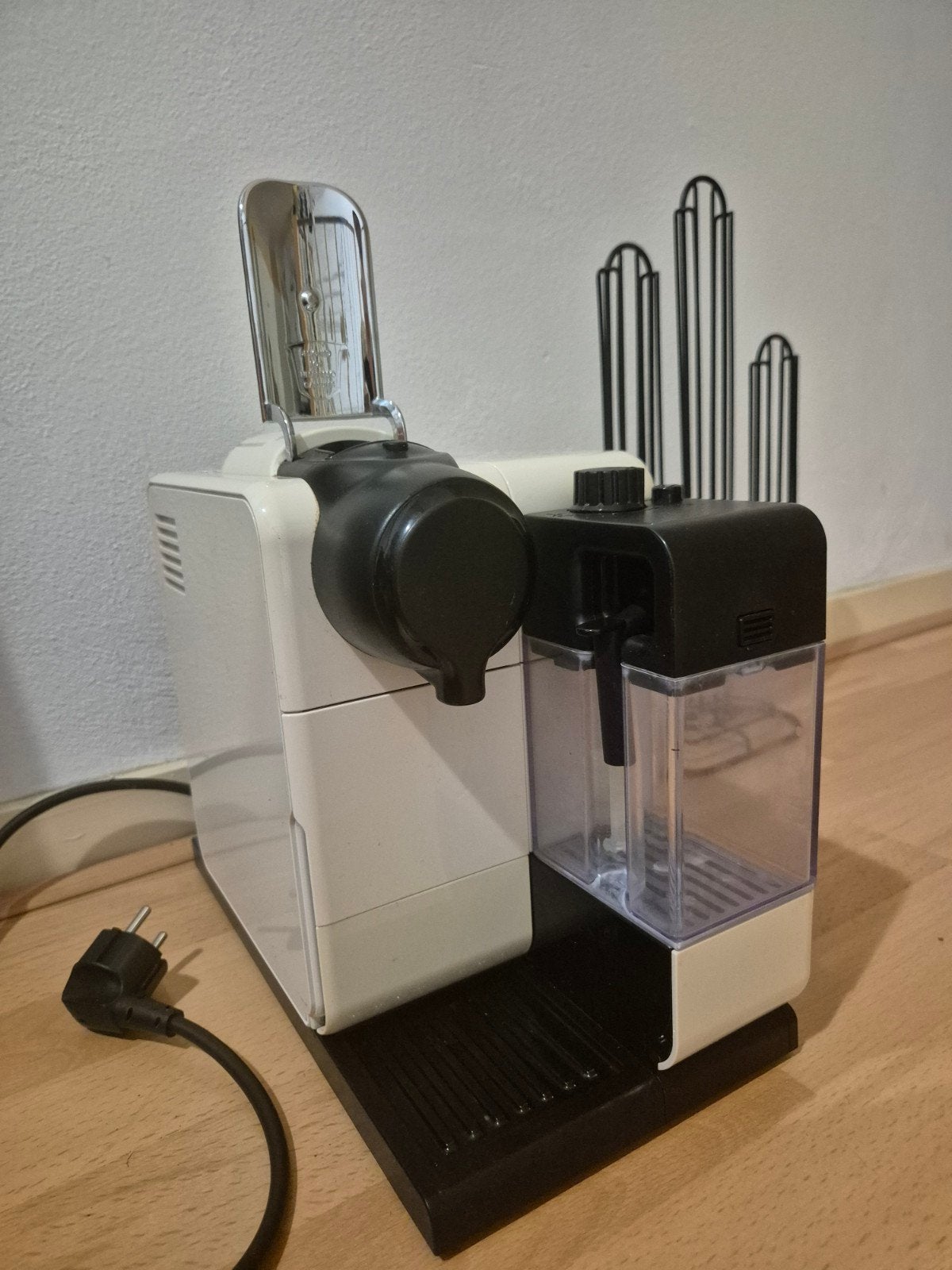 Nespresso De'Longhi Lattissima One EN500.W - Wit, Ophalen, Espresso apparaat, Zo goed als nieuw, 1 kopje