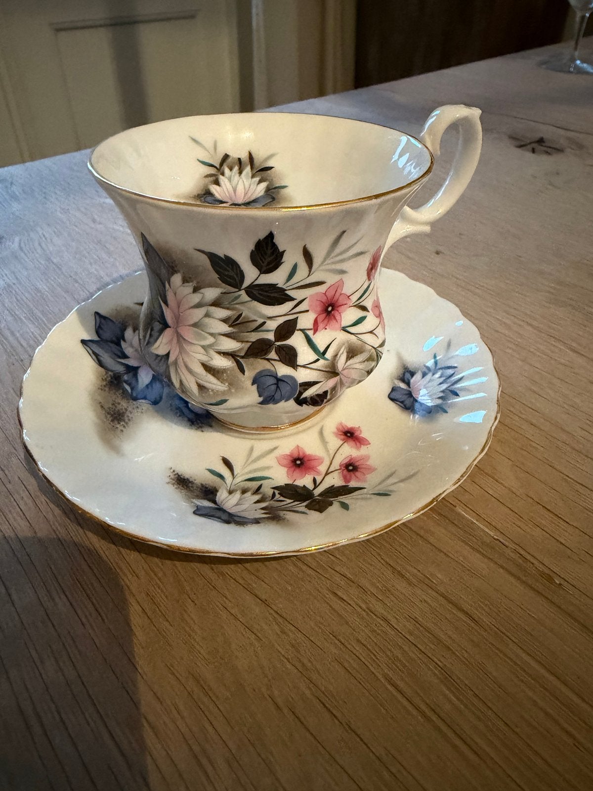 Prachtig Richmond Bone China kop en schotel, bloemendecor, Ophalen of Verzenden