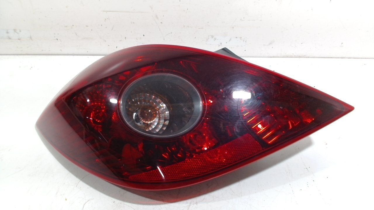Achterlicht links buiten Opel Corsa, Onderdelen@venauto.nl, Van der Ven Autorecycling B.V., Gebruikt, Ettenseweg 76, 4706 PB Roosendaal, The Netherlands