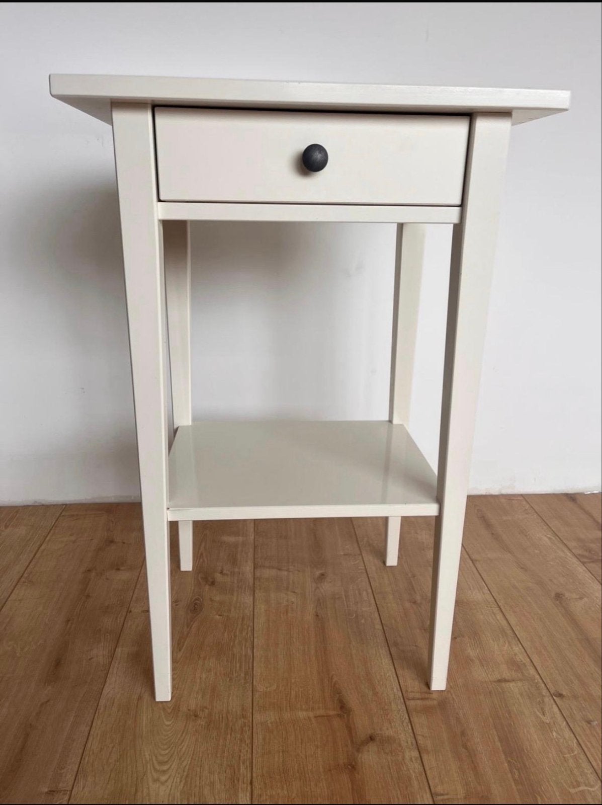 2 Hemnes nachtkastjes - wit, Huis en Inrichting, Slaapkamer | Nachtkastjes, Ophalen, Gebruikt, Minder dan 45 cm, 55 tot 70 cm
