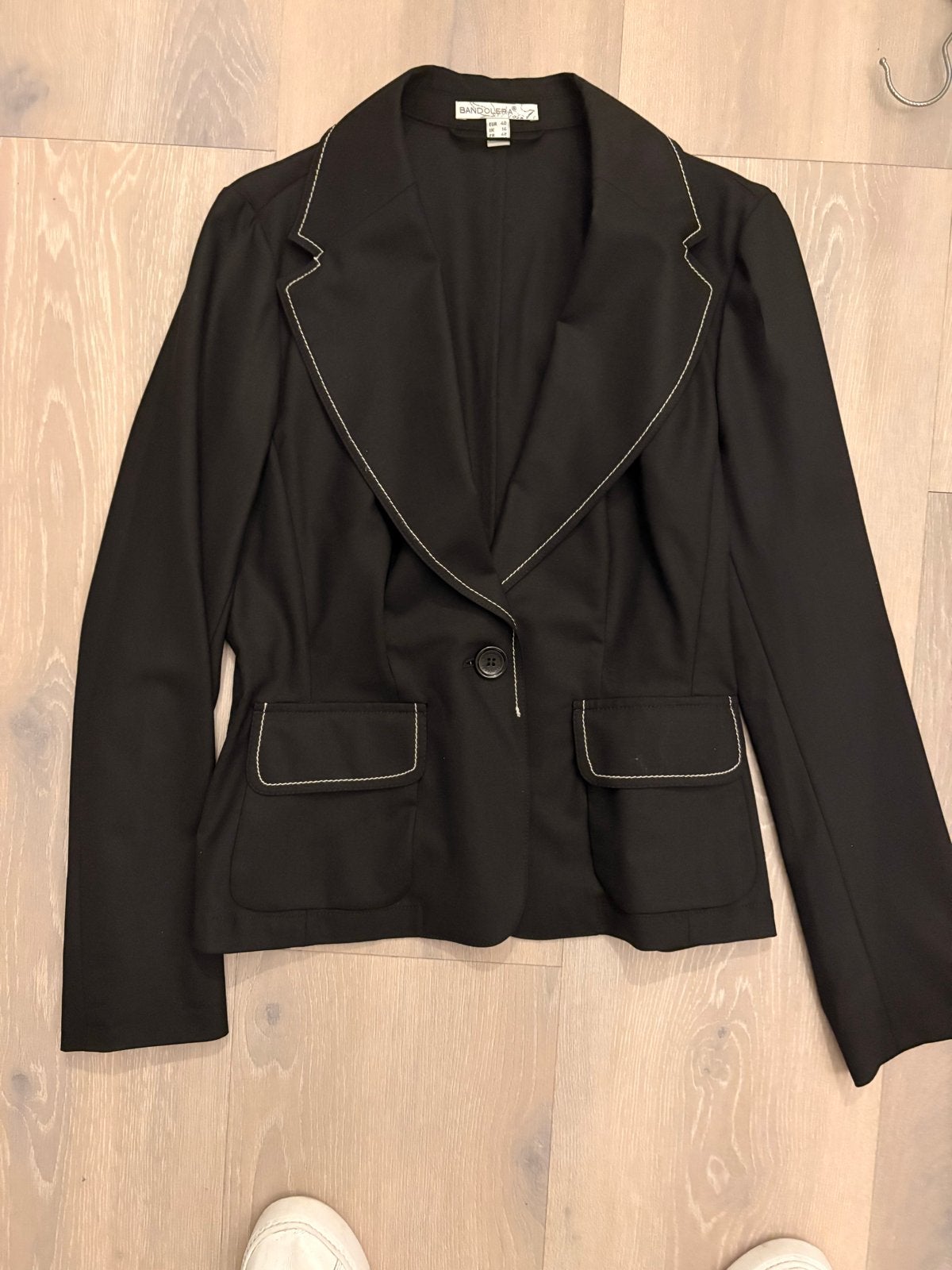 Zwarte blazer met doorgestikt revers - Bandolera, Maat 38/40 (M), Zwart, Ophalen of Verzenden, Zo goed als nieuw
