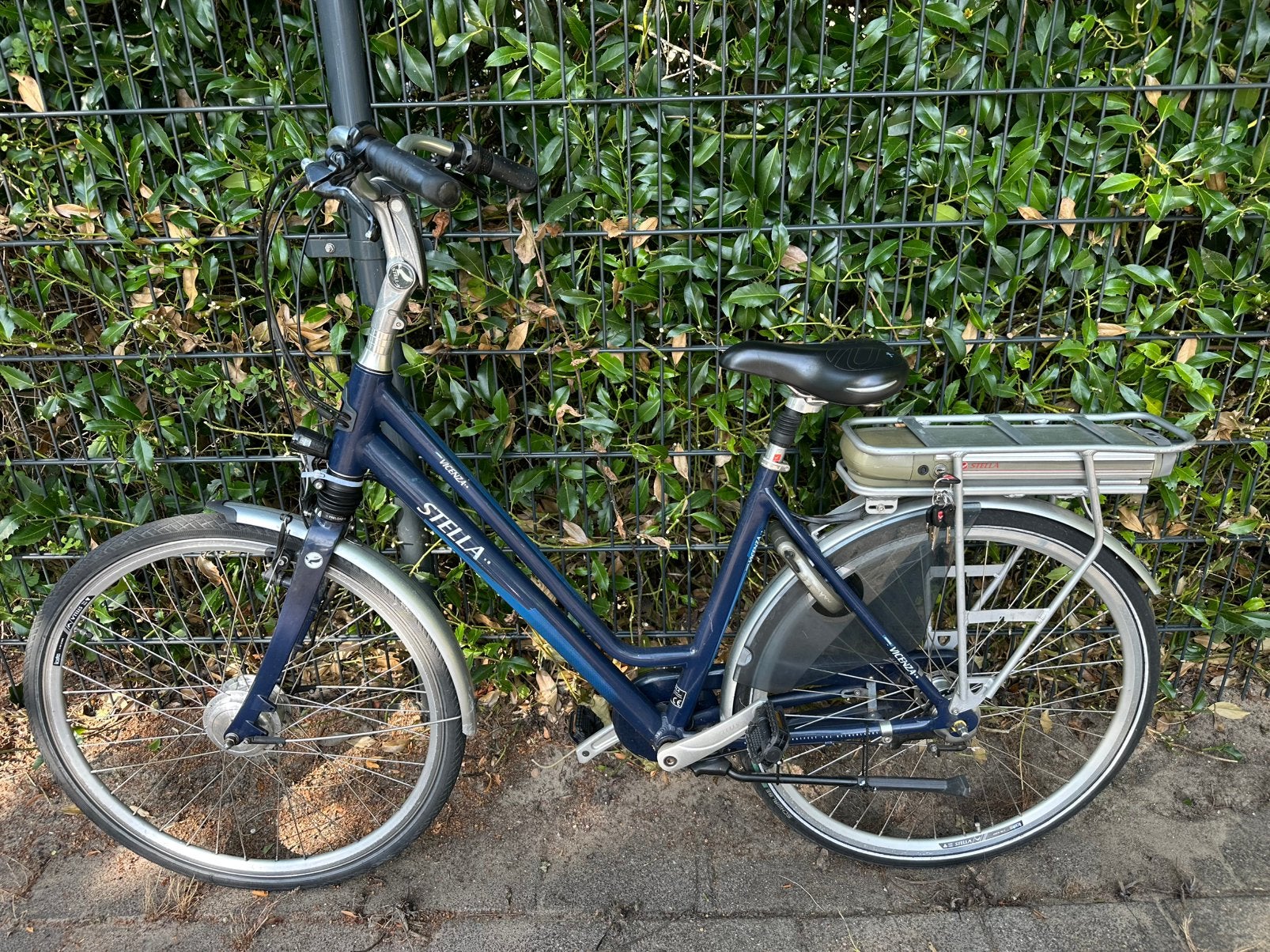 2X ELEKTRISCHE FIETSEN STELLA EN GIANT IN GOEDE STAAT| EBIKE, 51 tot 55 cm, Ophalen, Zo goed als nieuw, Overige merken